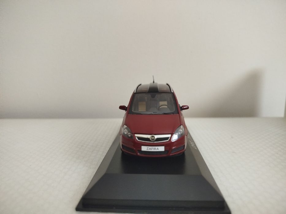 Miniatura Opel Zafira 1/43 Nova
