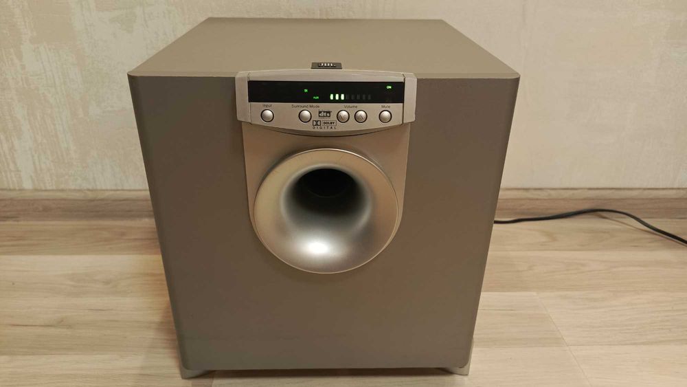 Активный сабвуфер JBL ESC Xcite