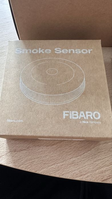 Fibaro zestaw home center 3 lite smoke sensor flood sensor