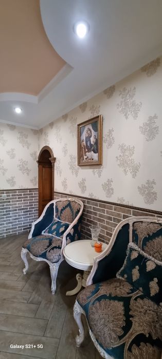 Актуально . Сучасний будинок в Херсоні . Гараж . Власний двір .