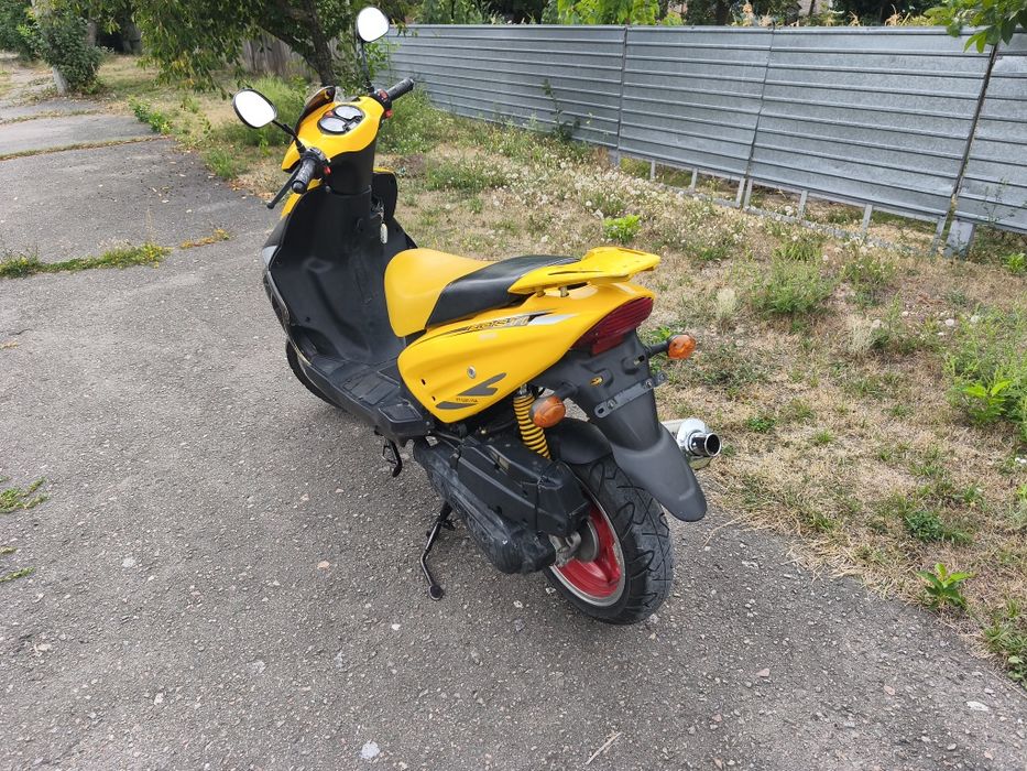 Скутер Fosti 125