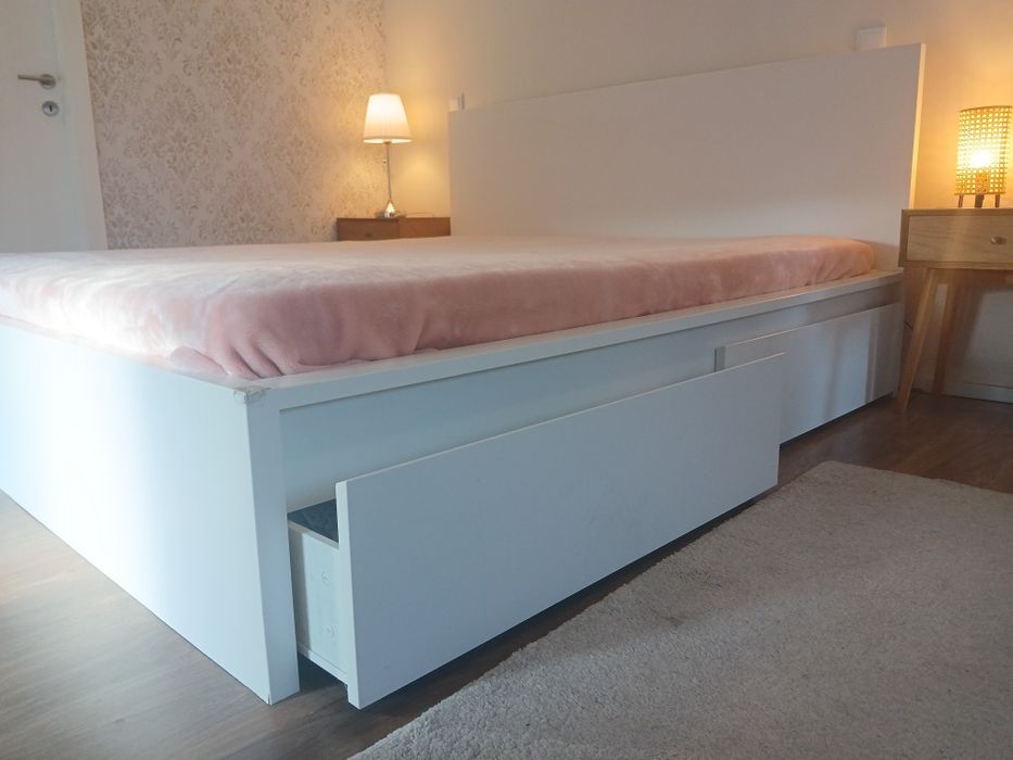 Cama MALM king size com gavetões