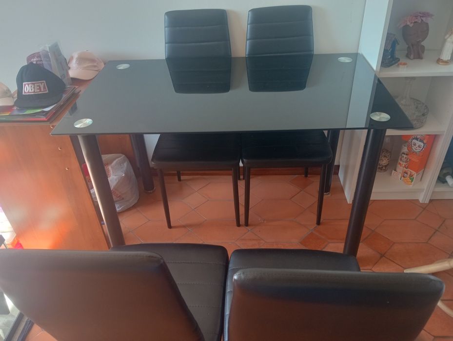 Mesa c/ 4 cadeiras