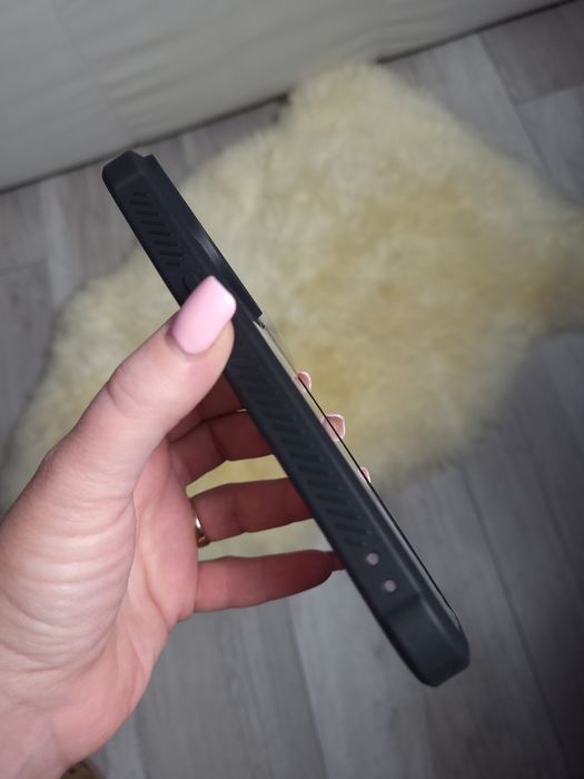 Продам чохол на iPhone 15 Pro