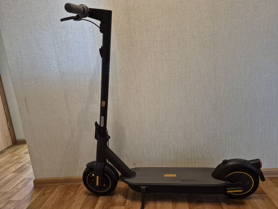 Продам електросамокат Segway Ninebot MAX G30E II