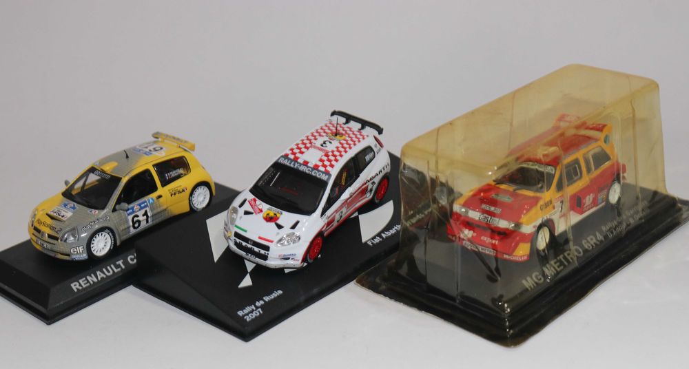Vendo miniaturas  Rally Car da minha coleção Rally 1/43.  25€/un.