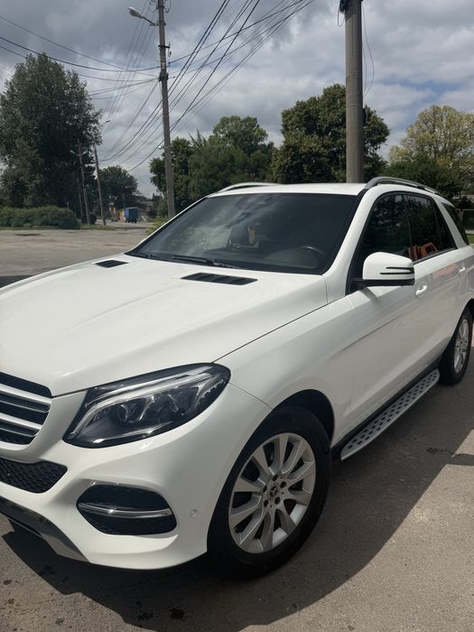 Автомобіль Mercedes GLE 250