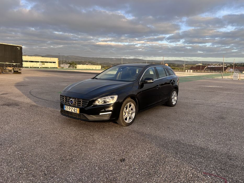 Volvo V60 D2 Momentum Automática