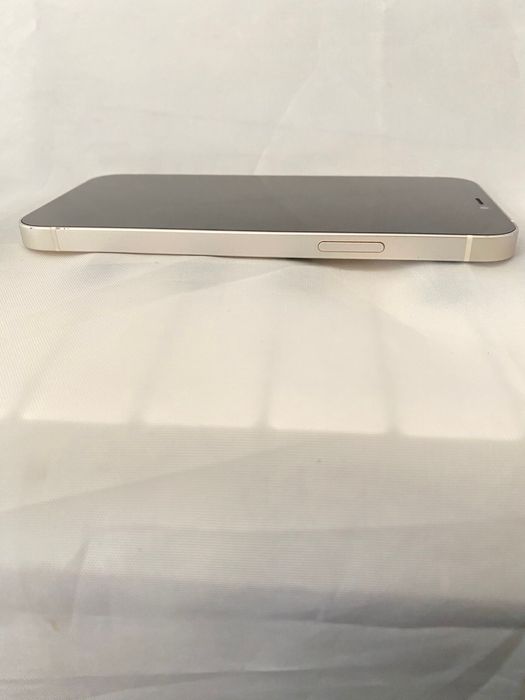 Iphone 12. Bateria 97%