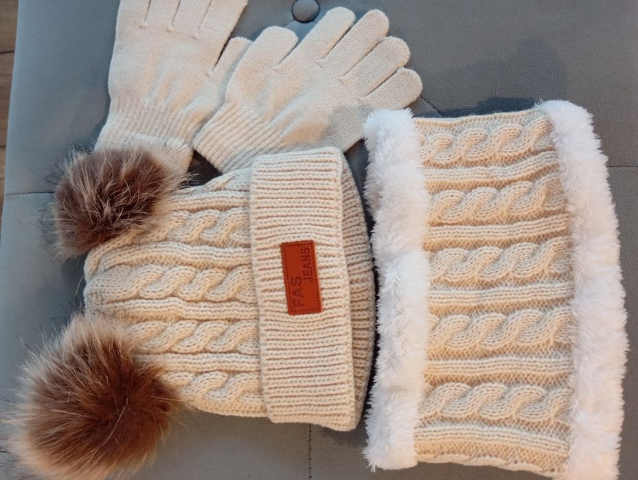 Komplet zimowy czapka komin rękawiczki ciepły