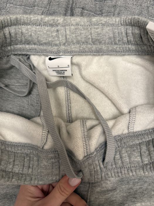 Спортивні штани nike l