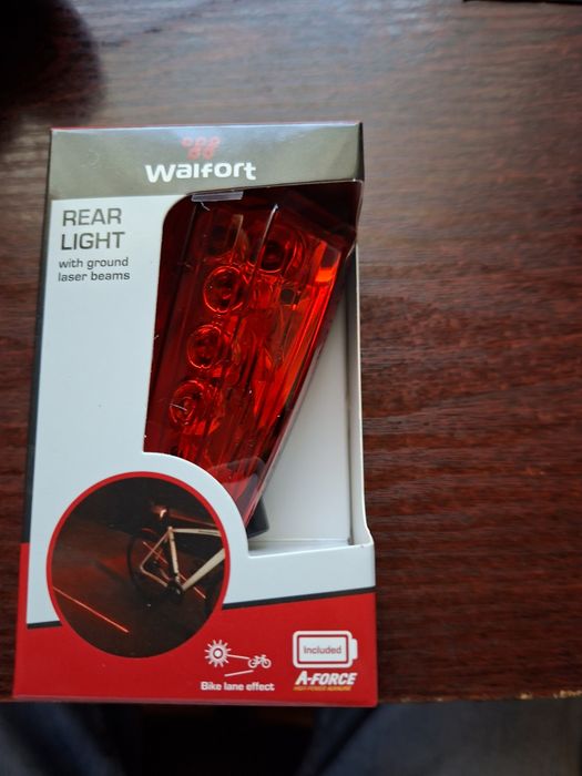 Lampa led tylna na  dwie baterie AAA w komplecie