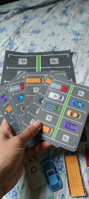 Дитяча розвиваюча гра парковка паркінг