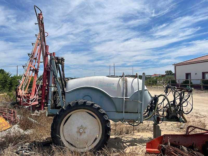 Pulverizador Rebocável PULNORTE 2100L