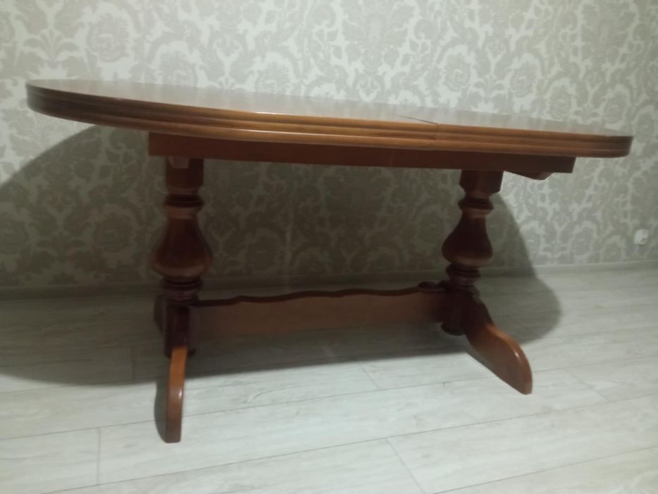 Sprzedam stół+ 6 krzeseł