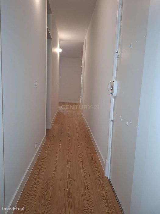 Apartamento T2 para arrendamento em Campo de Ourique