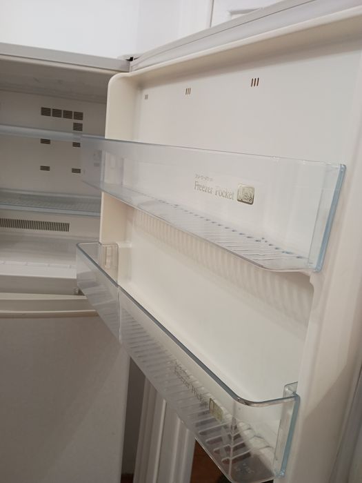 Lodówka Sharp wolnostojąca unikatowy design