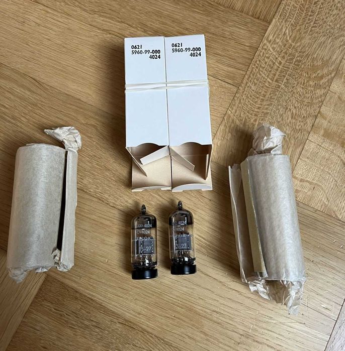 Lampy Mullard CV4024 , ECC81