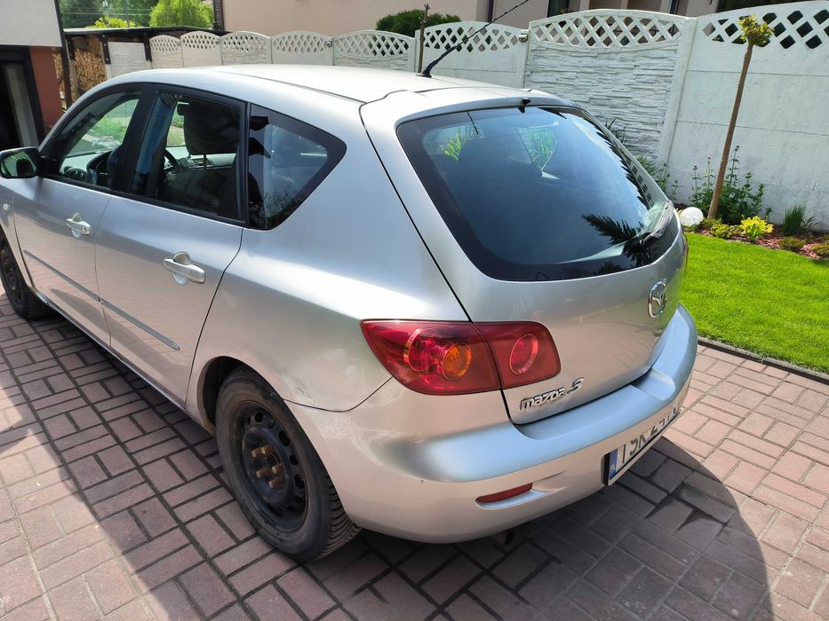 Samochód Mazda 3 2004