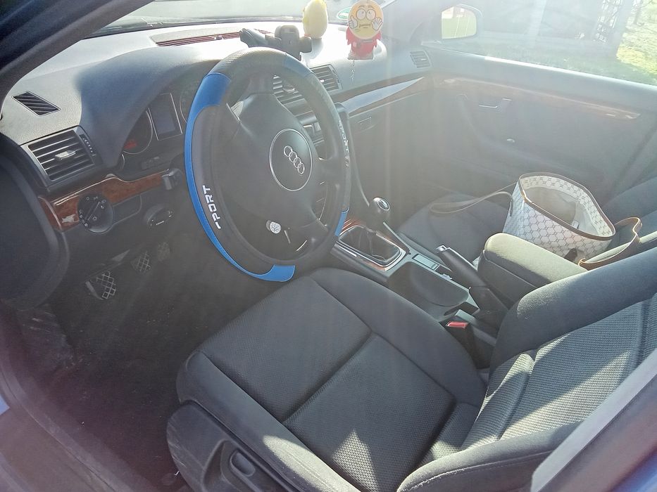 Audi a 4 b 6  ,gaz trzy letni.