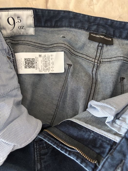 Джинси Armani.