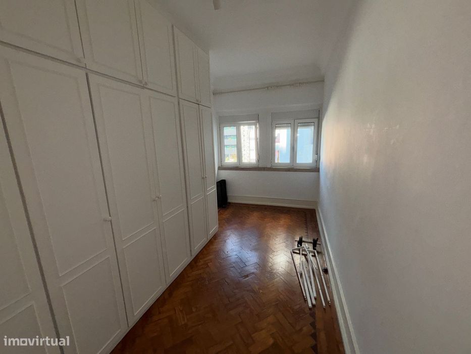 Apartamento T2  com elevador, Parque Eduardo VII
