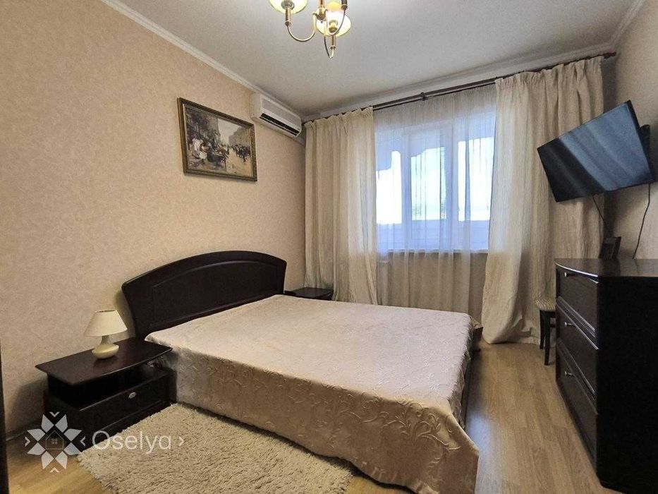 Продаж 2 кімнатної квартири з ремонтом в Києві 54 м2 Дарницький