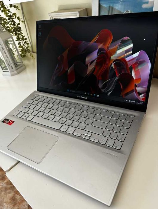 ASUS VivoBook Ryzen 5 | 20 GB RAM | SSD | Ecrã Full HD IPS