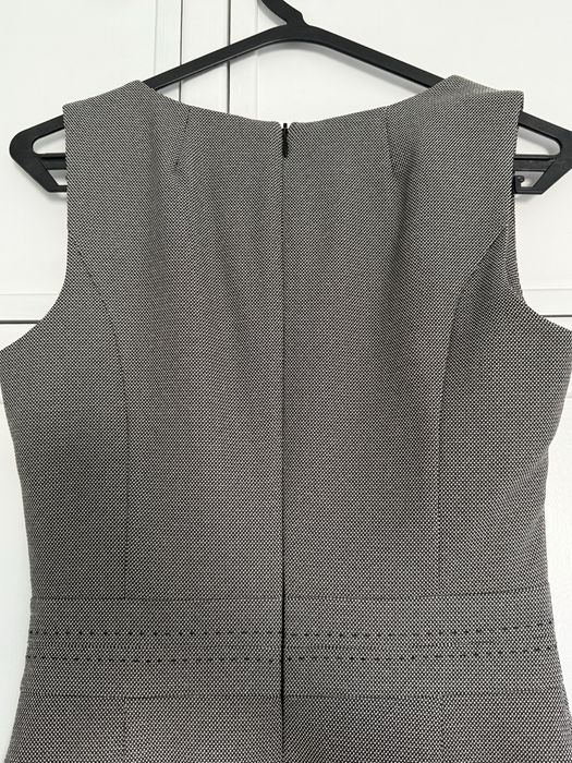 Vestido elegante cinza