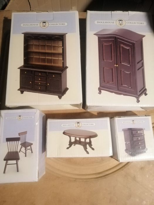 Меблі в мініатюри будинок мрії