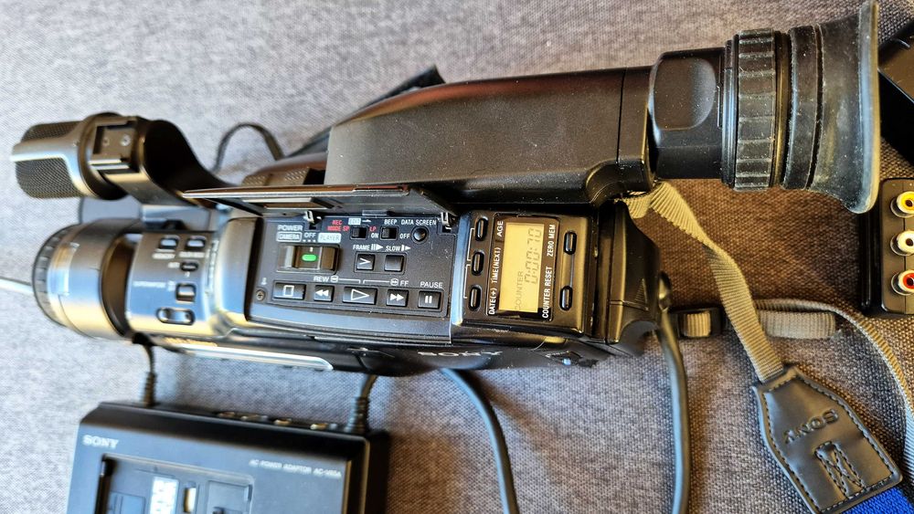 Kamera SONY video 8 CCD-F555E Handycam nie całkiem sprawna