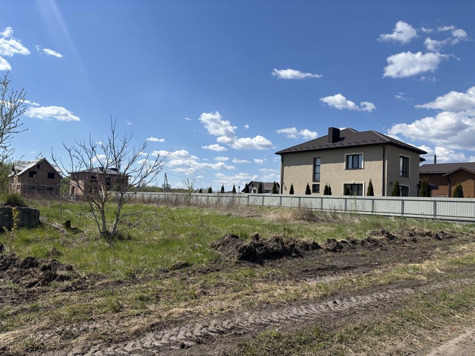 Продаж земельної ділянки під житлову забудову