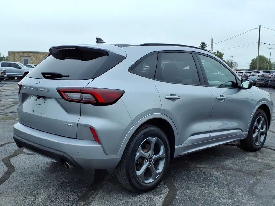 Ford Escape      2024