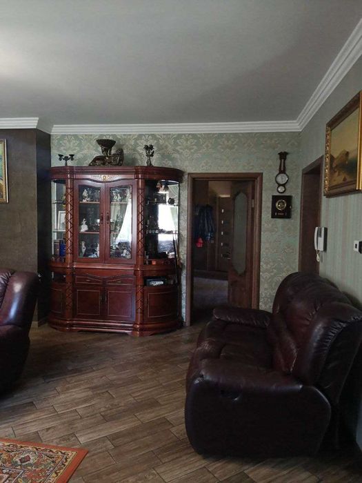 Центр Ірпеня будинок 200м², 9 соток, ЛАНДШАФТНИЙ ДИЗАЙН, ОЗЕРО