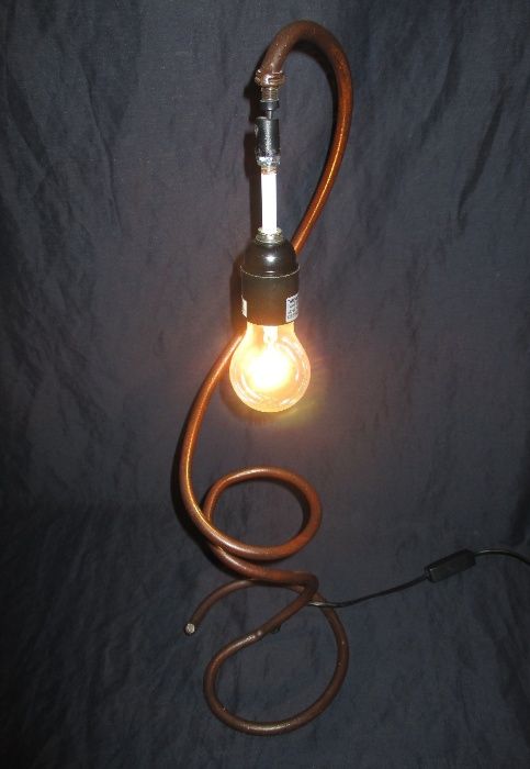 Candeeiro de mesa Design Tarogo