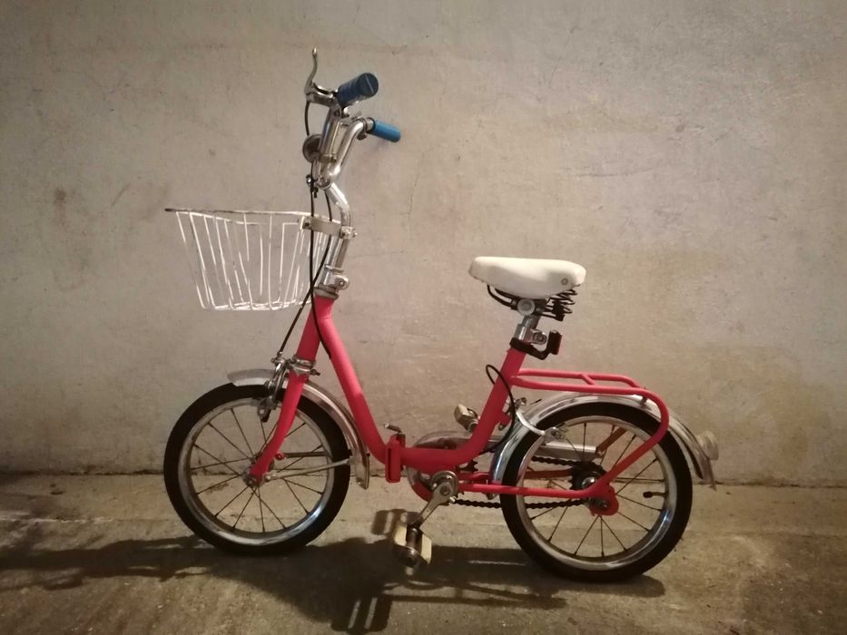 Bicicleta estilo "pasteleira" para criança