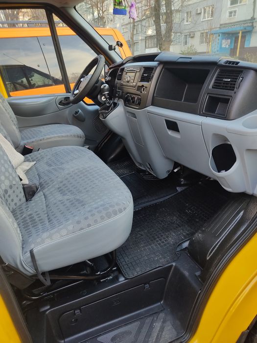 Срочно продам бус 2012г