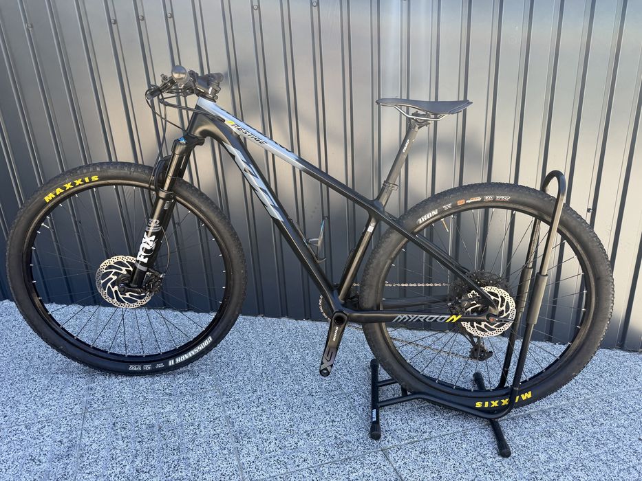 Ktm myroon prestige tamanho S carbono