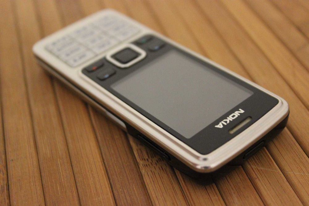 Телефон Nokia 6300