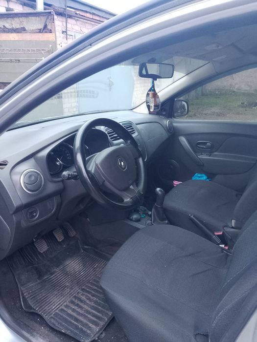 Рено Логан2013года