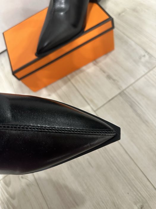 Ботильйони з гострим носом, на каблуку