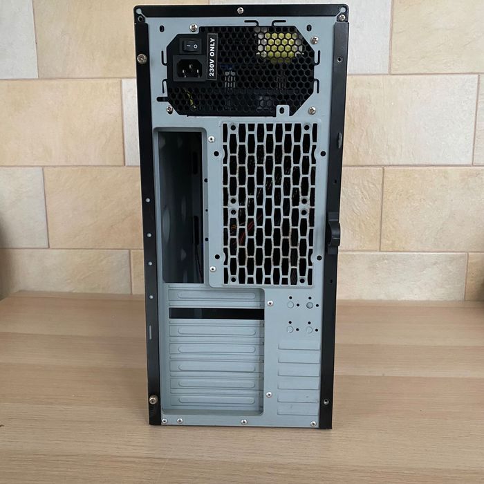 Caixa PC NOX ATX + Fonte de alimentação NOX