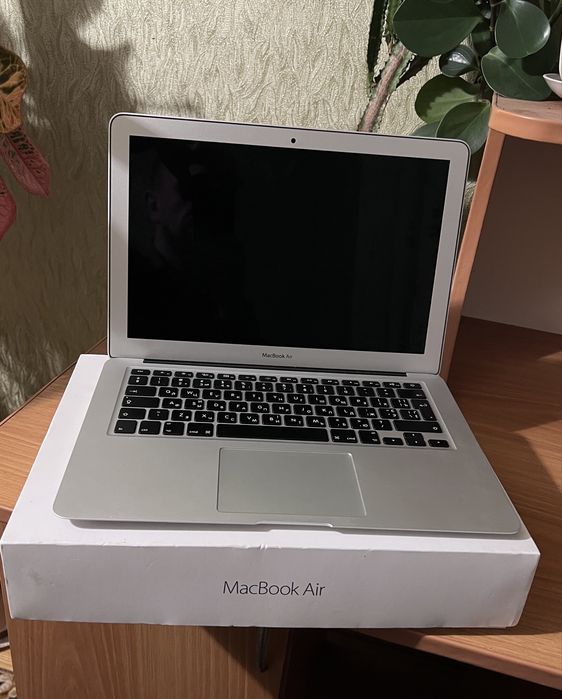 Apple Macbook Air 2017 (128 GB)
