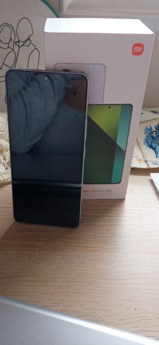 Xiaomi Redmi Note 13 Pro 5G
256 armazenamento 
Menos de um ano de uso