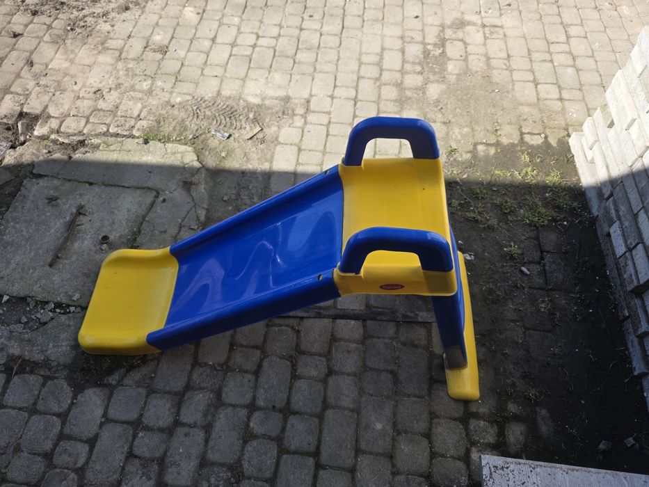 Zjeżdżalnia dziecięca