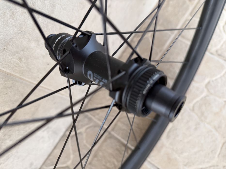 Bicicleta estrada - Rodas em carbono - Topo de Gama