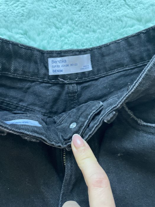 Bershka roz 32 podarte slodnie