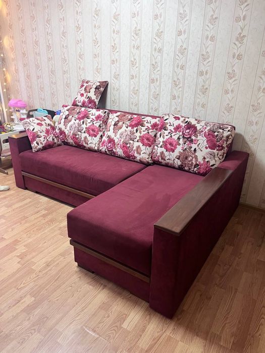 Диван розкладний в хорошому стані