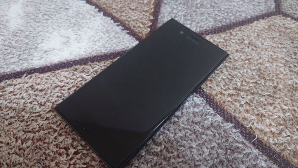 Продам два телефони Sony Xperia xz та xz1