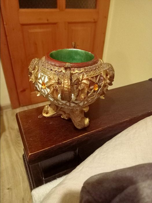 Антикваріат дивітся